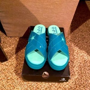 Converse sandals size 7